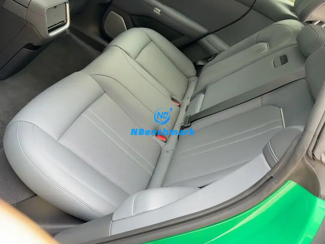 Xiaomi YU7 front zero-gravity seats, rear power seats