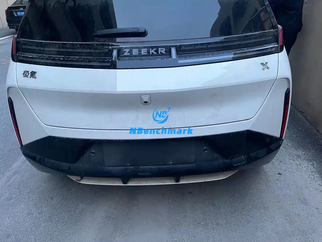 ZEEKR X dashboard electric air vent