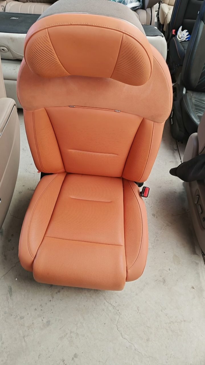 Lynk & Co 900 助手席 シート、OEM