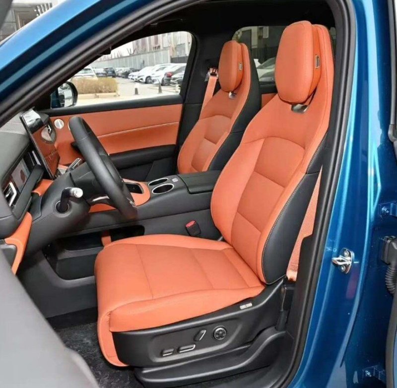 AITO M6 フロントシート