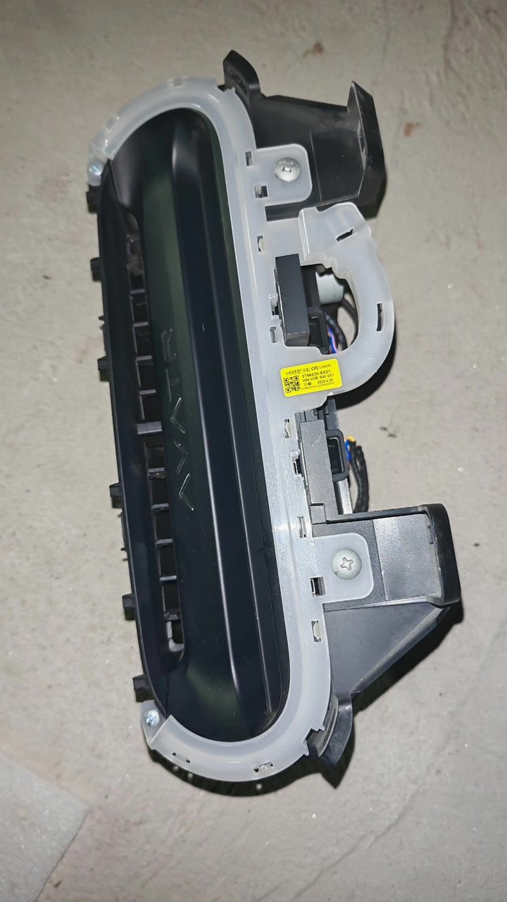 AVATR 12OEM メーター 台 エアアウトレット、 型番 A20G07000000