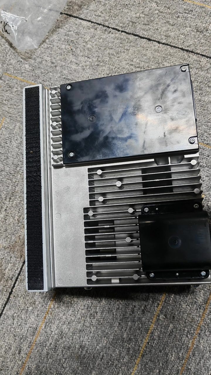 창안 다크 블루 G318OEM 지능형 조종석 컨트롤러, 원래 차량 제거됨