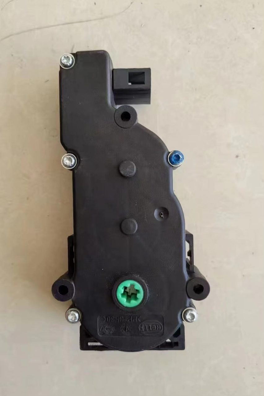 Ford Edge seat folding motor