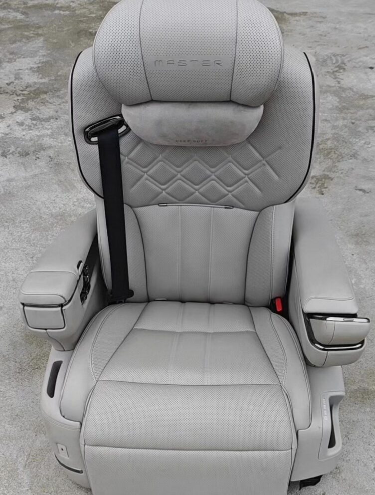 Trumpchi Yearning M8-Sitze in der mittleren Reihe, OEM, mit Sicherheitsgurten, Leder mit Rautenmuster