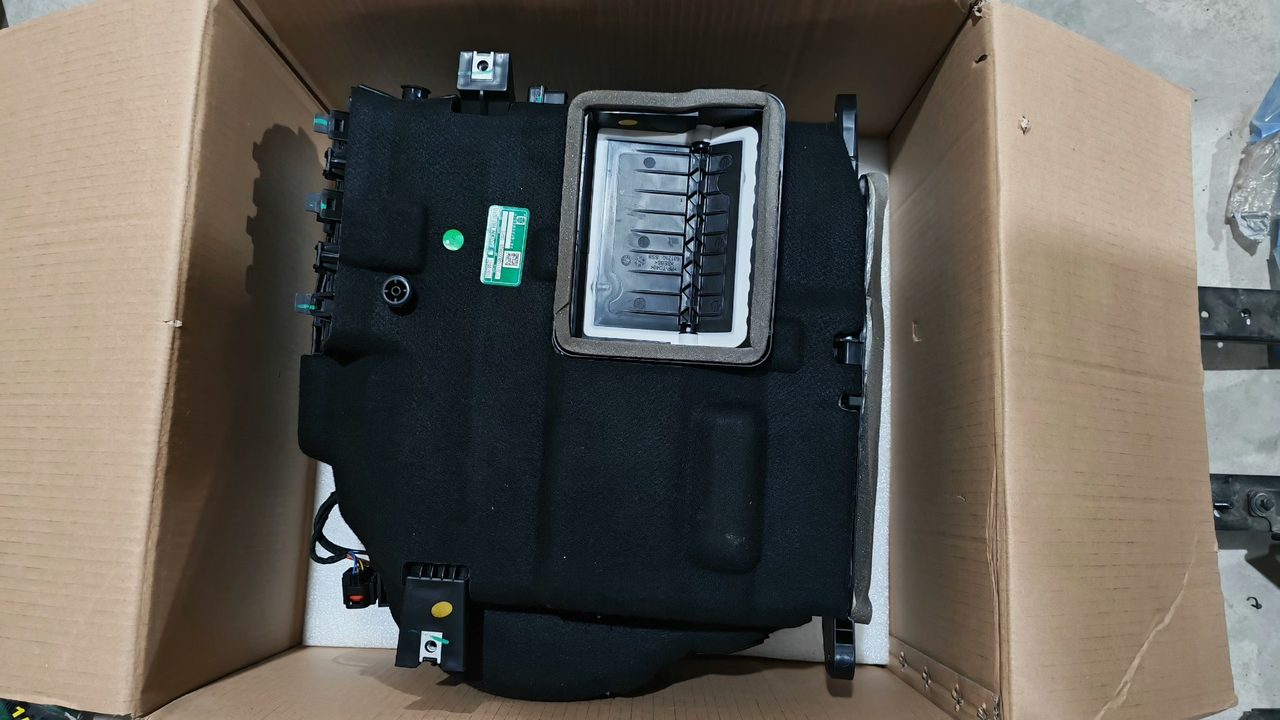 Zhiji L7 エアコンボックス、新品、保護フォーム付き