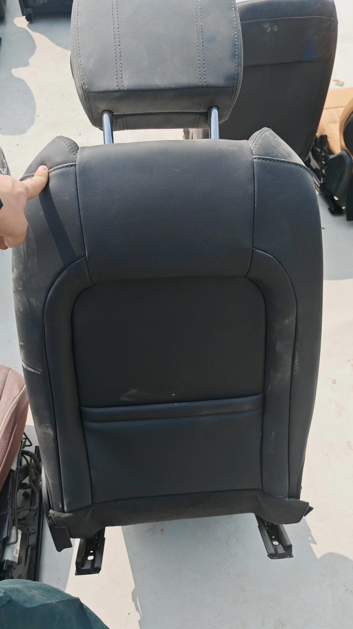 랜드로버 레인지로버 극 광 OEM 시트, 조수석 포함 열선, 전동 조절, 가죽 표면 완전