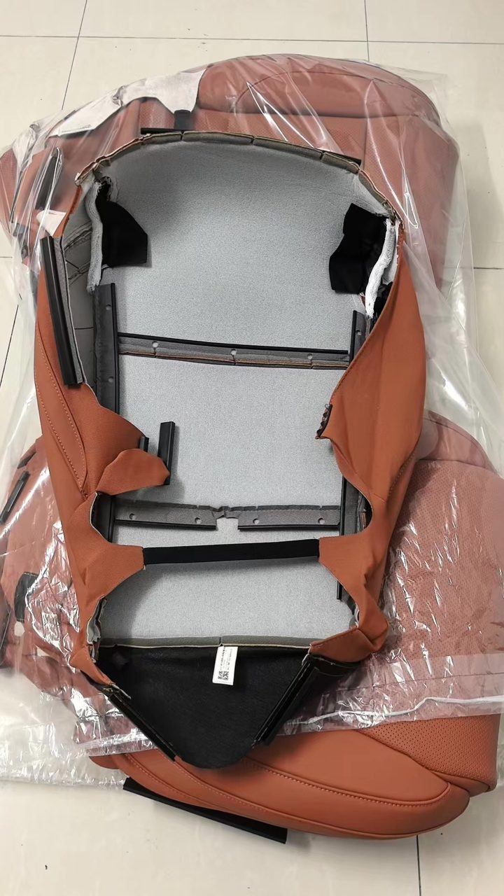 24 Ideal L7 (X03、MY24) 右フロントシートクッション レザーカバー、オレンジ