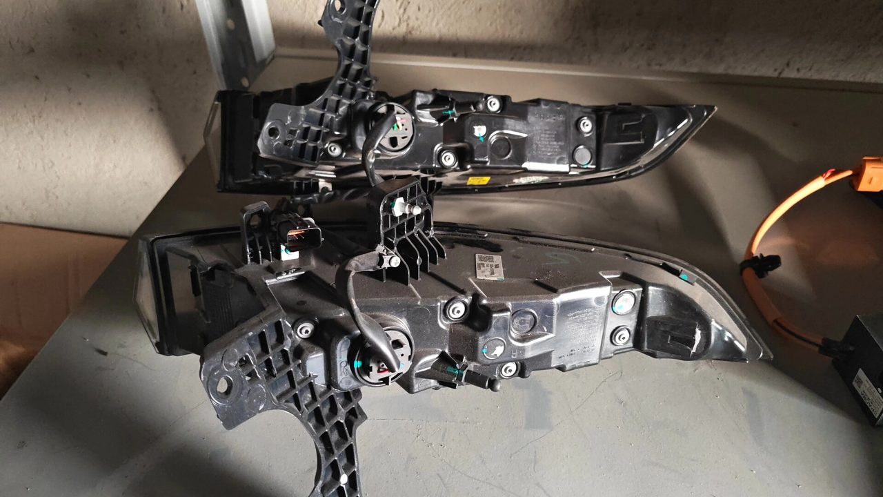 Lili L7 OEM-Rücklichter links und rechts