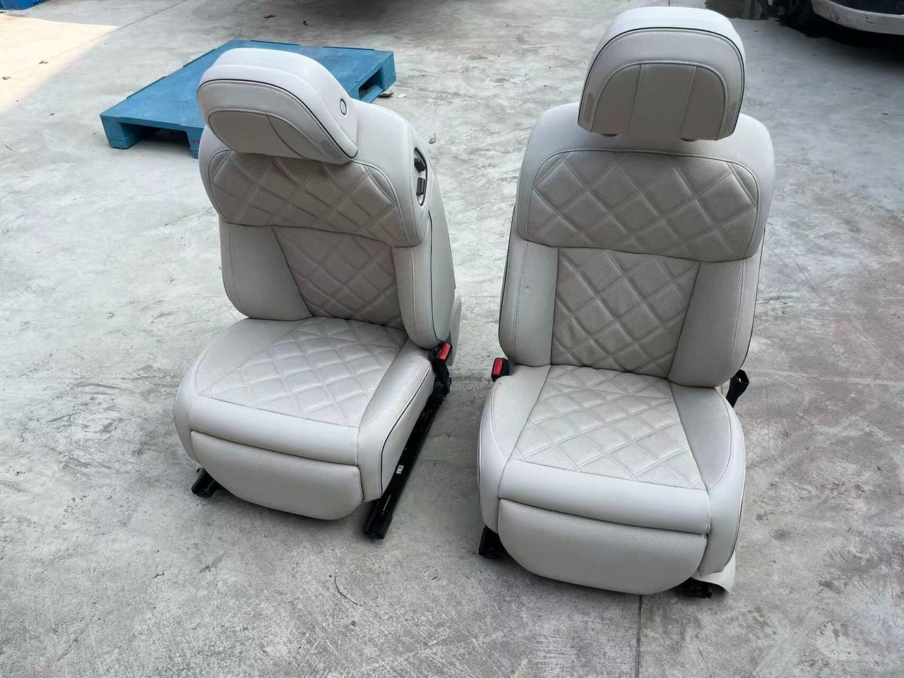 Li Auto L8, livis, Front Seat