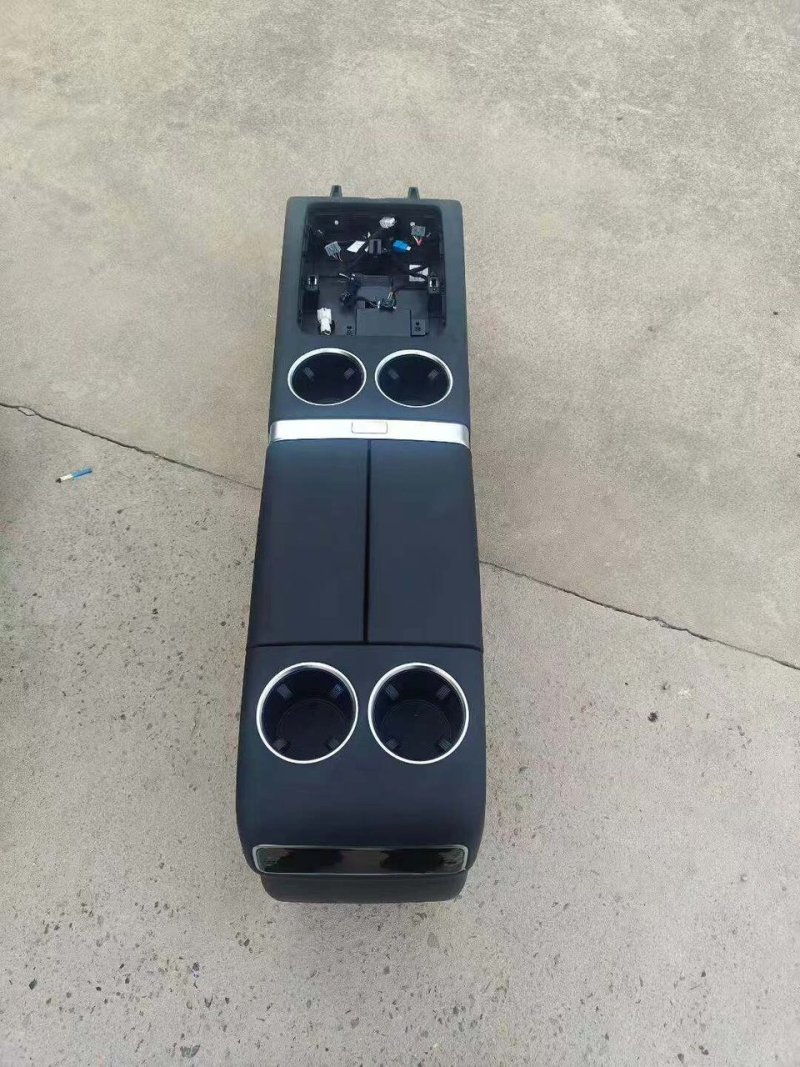 Li Auto L9 Armrest Box, with Refrigerator