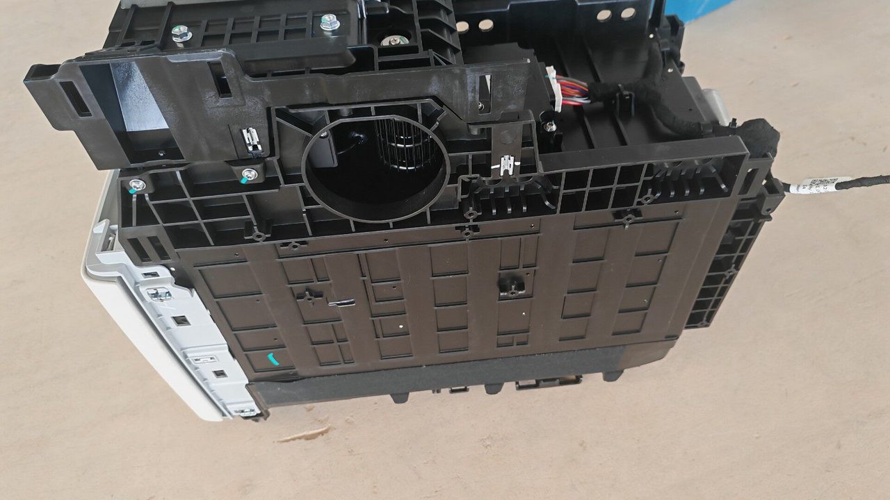 26 Modell Li Auto MEGA Bordkühlschrank, Steuerung Kühlung System intakt
