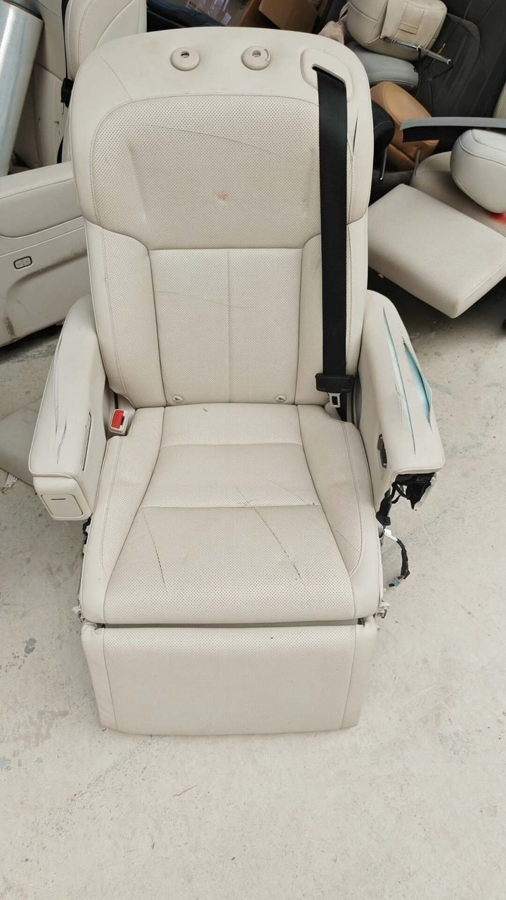 Li Auto MEGAHome 版 2列目シート、OEM、 メートル ホワイト 皮革表面