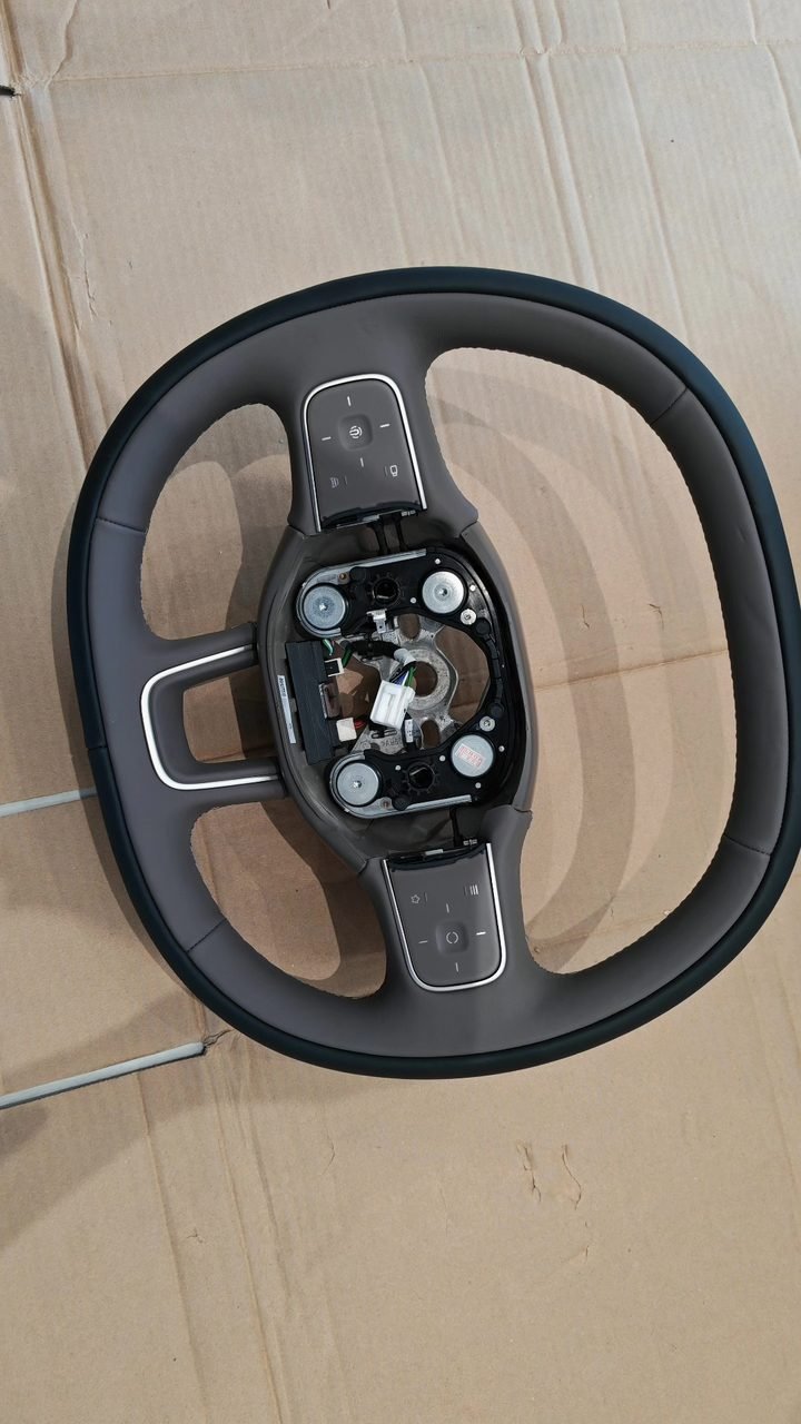 NIO ES8 OEM-Lenkrad mit Multifunktionstasten, Leder