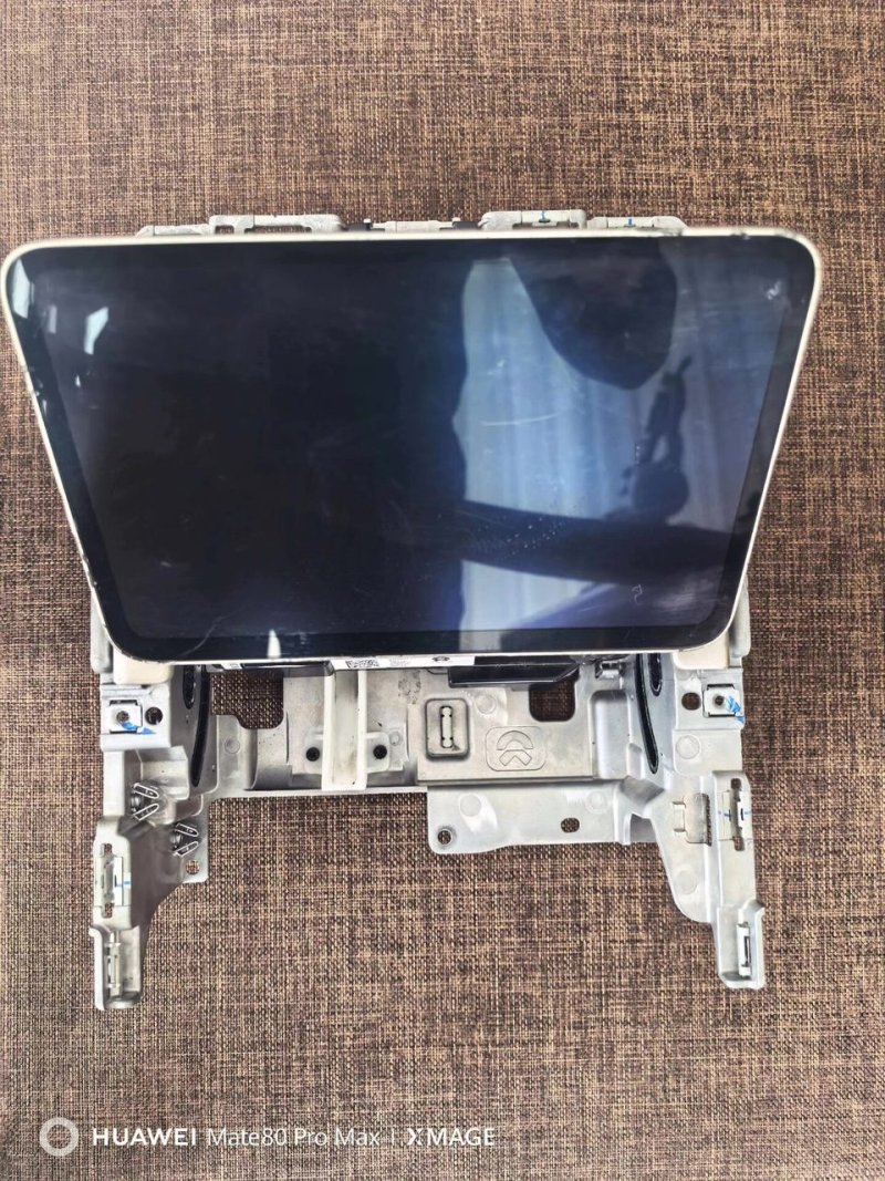 NiO ET9 armrest box control screen, OEM, screen display normal