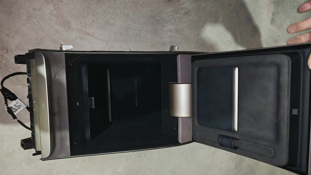 NIO ET9 hintere Reihe Ablagebox Baugruppe, OEM, mit Türgriff, Lederoberfläche vollständig