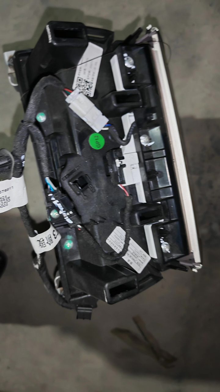 NIO ET9 hintere Reihe Ablagebox Baugruppe, OEM, mit Türgriff, Lederoberfläche vollständig