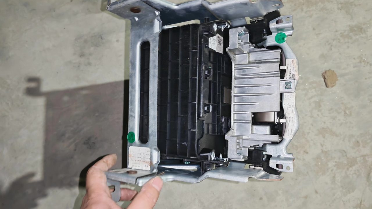 NIO ET9 hintere Reihe Ablagebox Baugruppe, OEM, mit Türgriff, Lederoberfläche vollständig