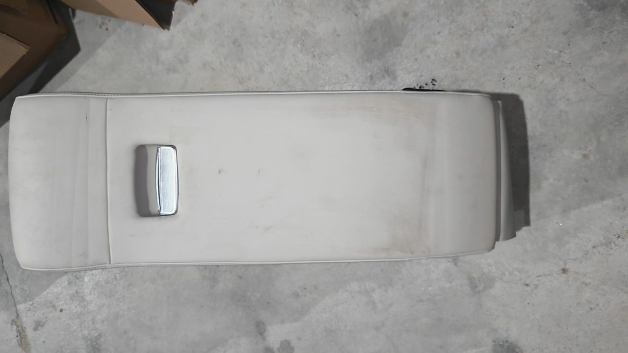World S9 Armlehnenbox hinten, OEM, Leder beige, mit Getränkehalter