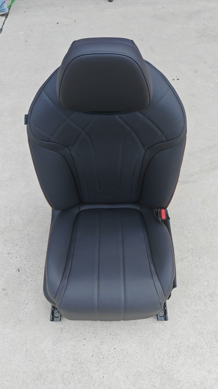 Toyota BZ7 助手席シート、OEM