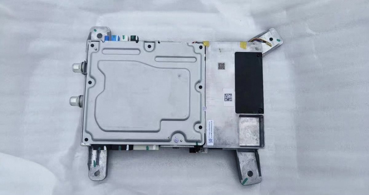 OEM Xiaomi yu7 智能演算 プラットフォーム、 新 車 解体部品、 4-in-1 車 ドメインコントローラー 制御 コンピューター、 自動運転