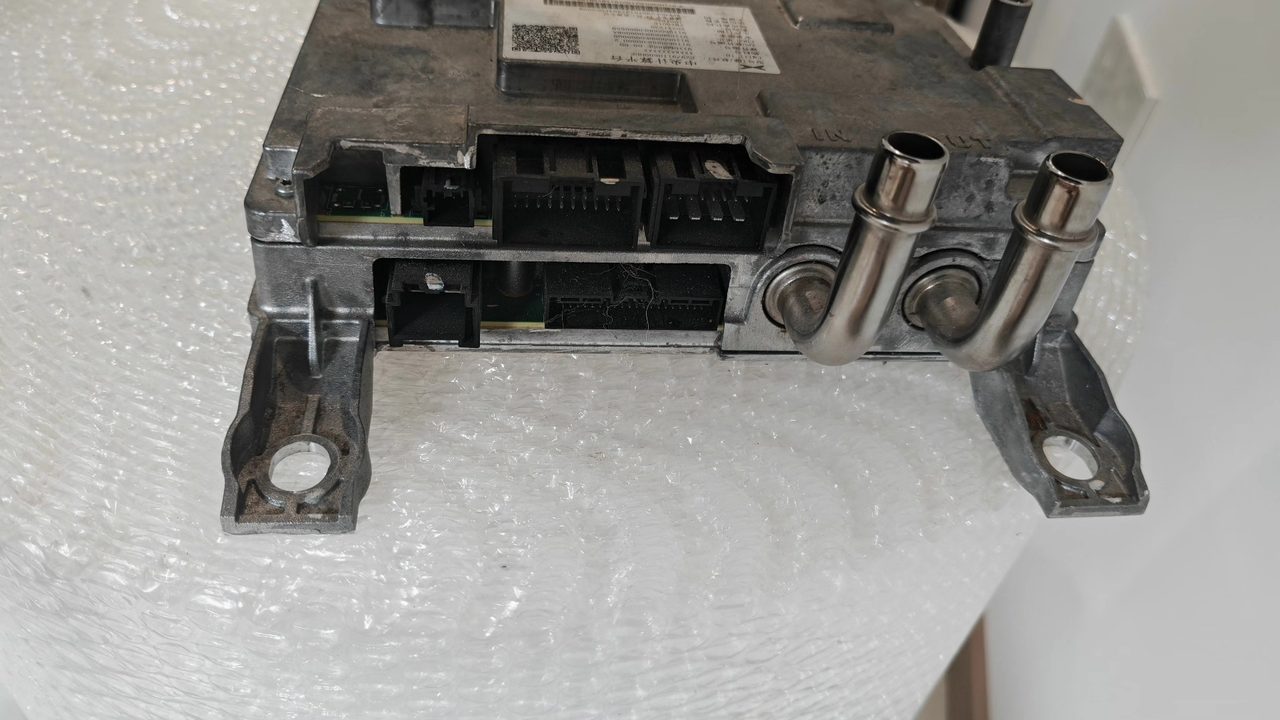 Xpeng X9 autopilot controller, 8295, OEM