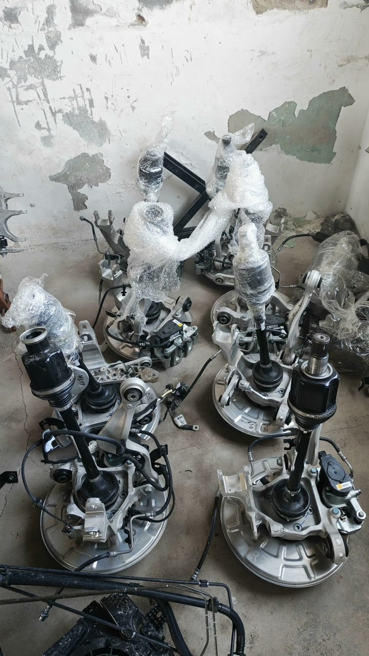 Xpeng OEM chassis parts for Xpeng X9, half shaft, arm, with brake disc and calipers