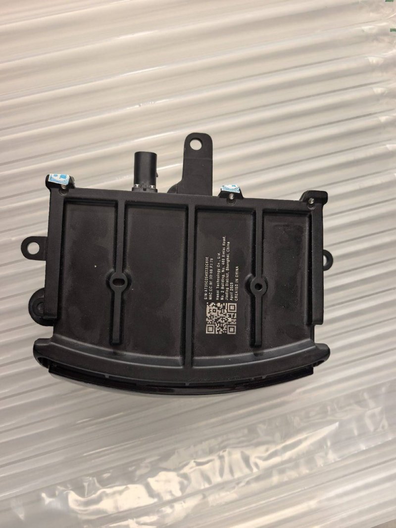Li Auto L9 純正 LiDAR、 解体部品、 型番 x01-65010023、