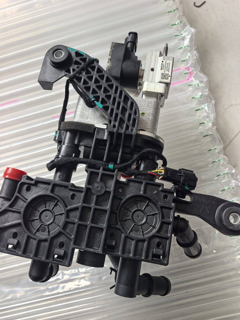 ZEEKR 001 熱管理統合モジュール 冷却 ユニット エアコン ヒートポンプ