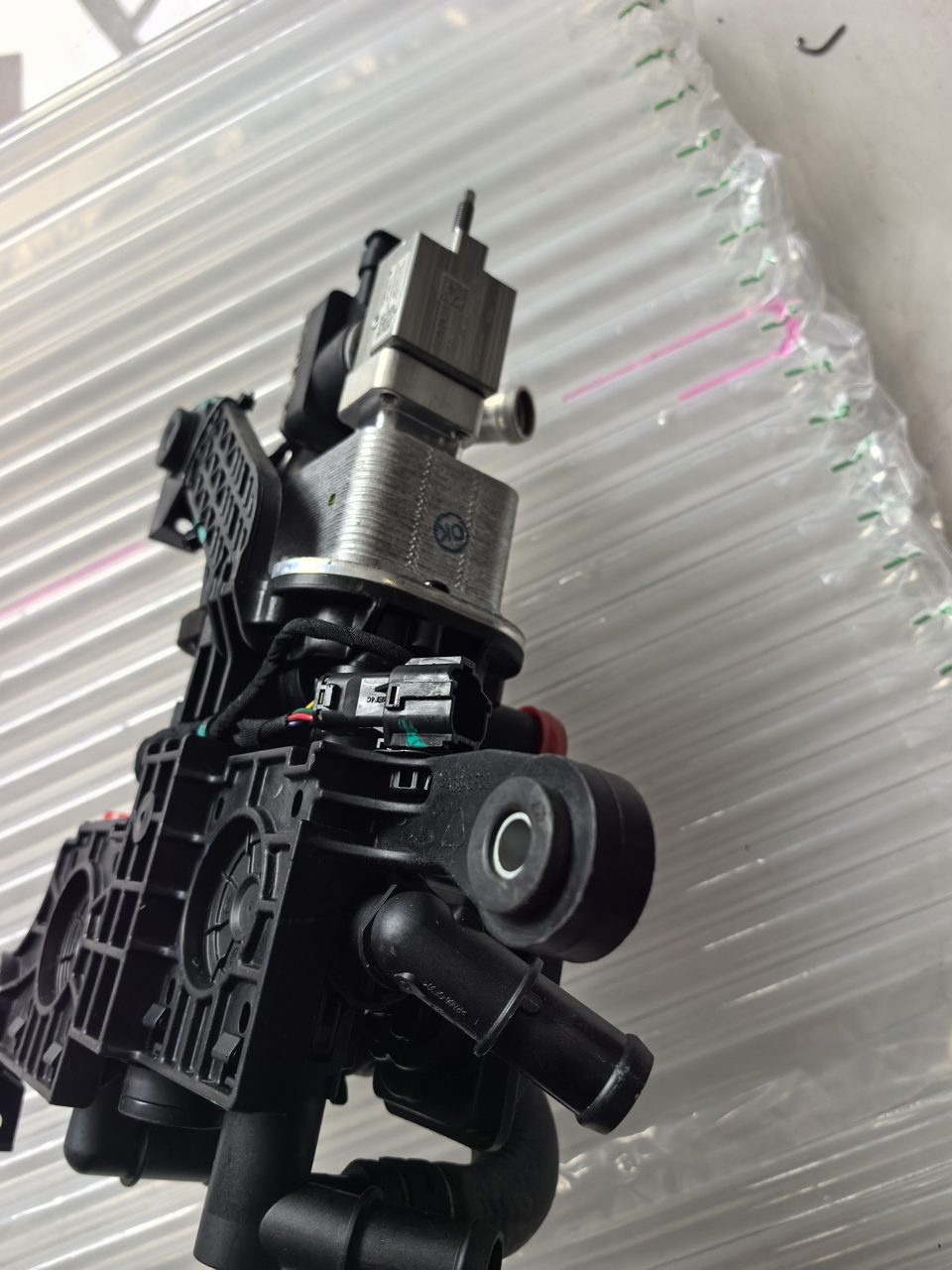 ZEEKR 001 熱管理統合モジュール 冷却 ユニット エアコン ヒートポンプ