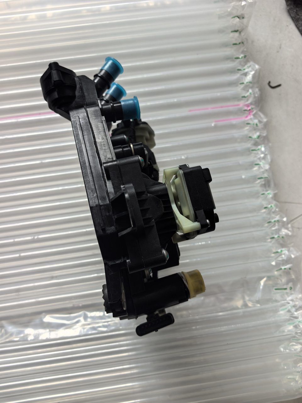ZEEKR 9x 熱管理モジュール