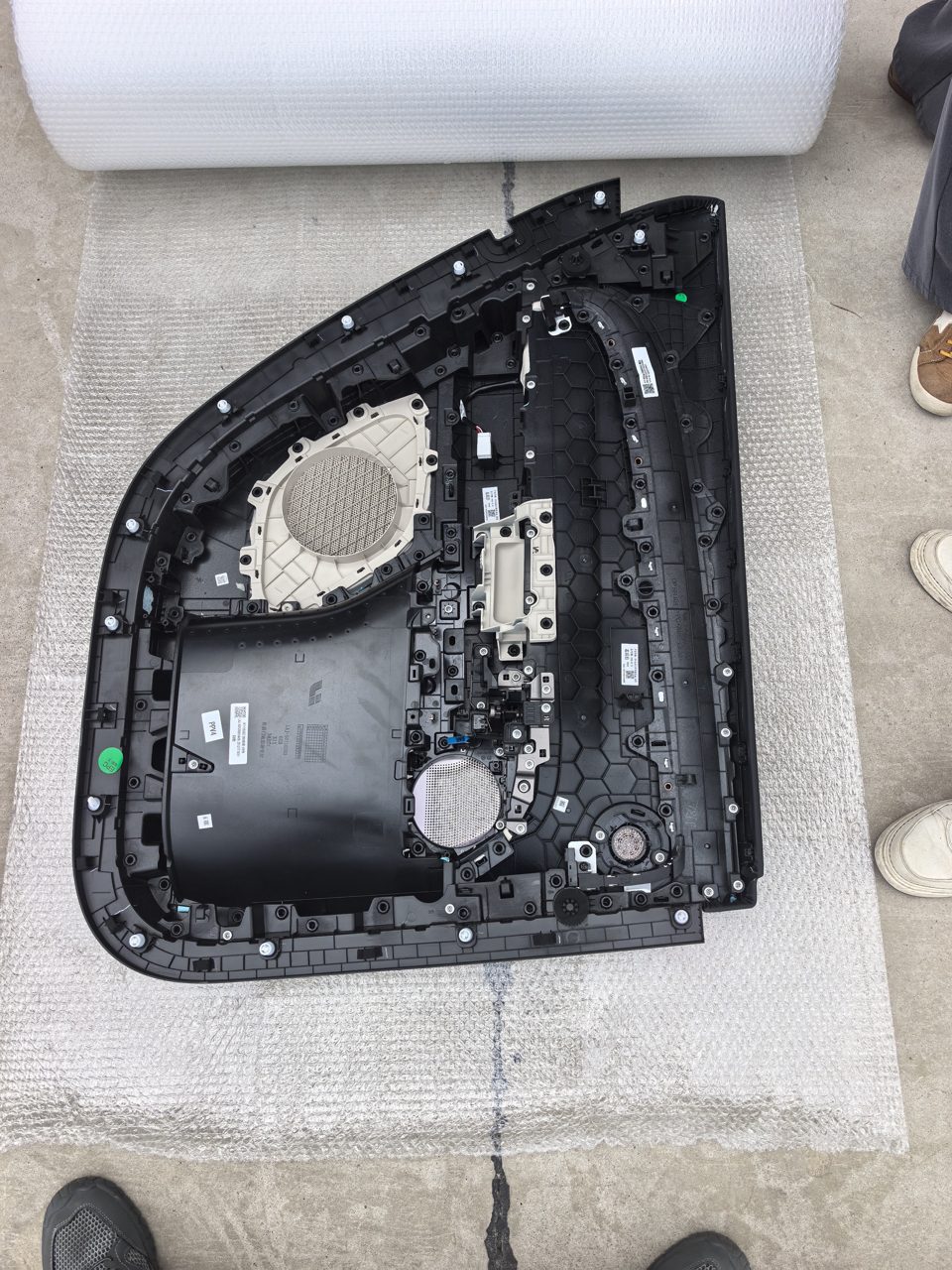 Xiaomi 右 リア ドアパネル 純正解体部品 構造良好 付き オーディオ 穴 位置