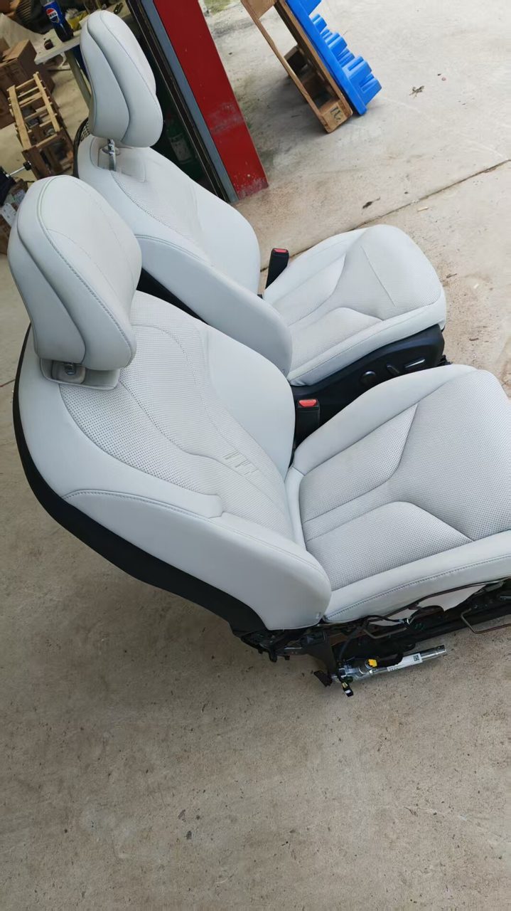 XPeng G7 Passenger Seat, OEM Dismantled, Condition Used, Leather Surface Soft, Supports Electric Adjustment
