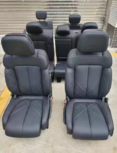 BYD Formula Bao シート、 純正 解体、 ブラック 皮革、 運転席・助手席 すべて付属