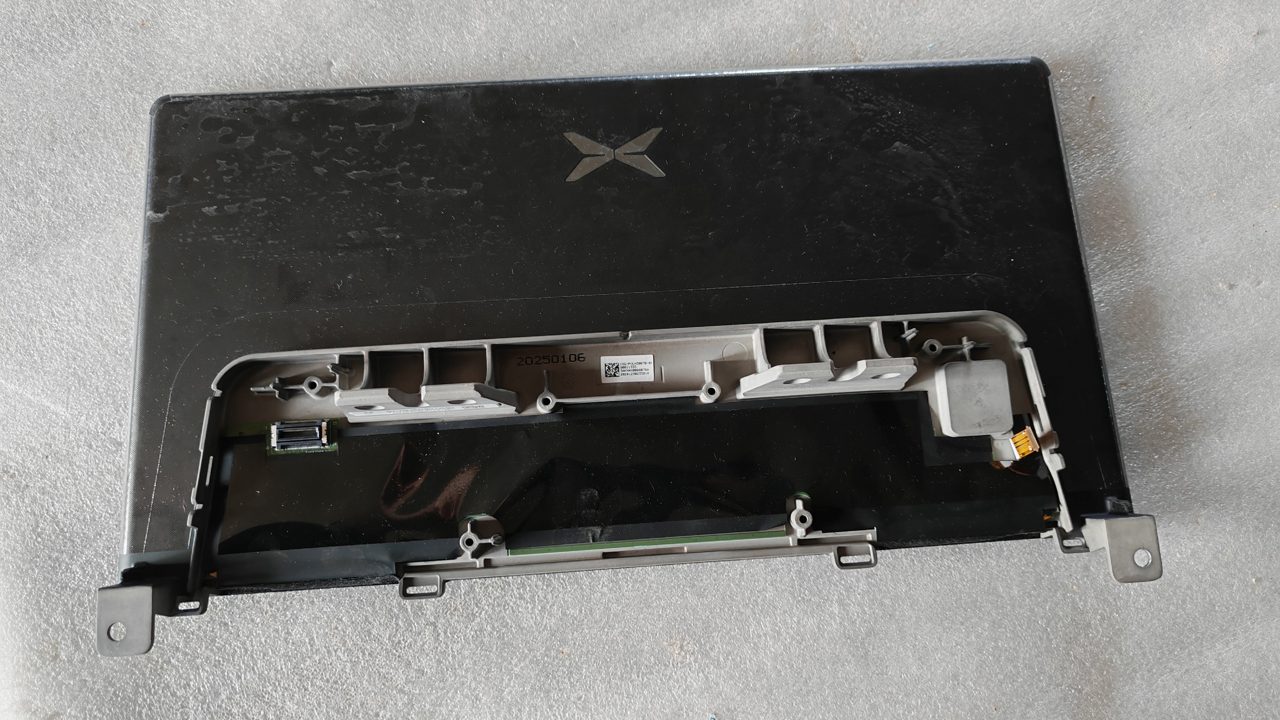 XPeng G6 OEM Center Display, Genuine OEM Used Part, All Connectors Included, Fully Functional 。 Condition also can