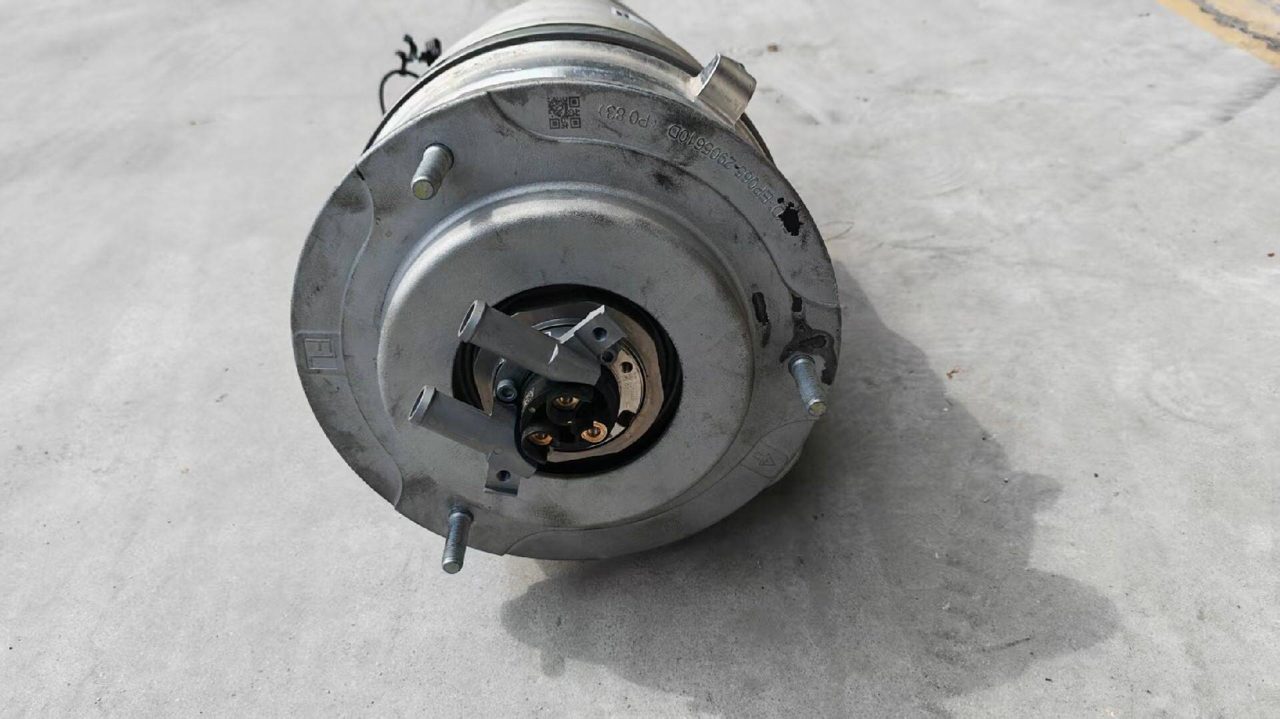 BYD Yangwang U7 雲輦 Z システム リニア モーター ショックアブソーバー、 純正解体部品、 コネクター完備
