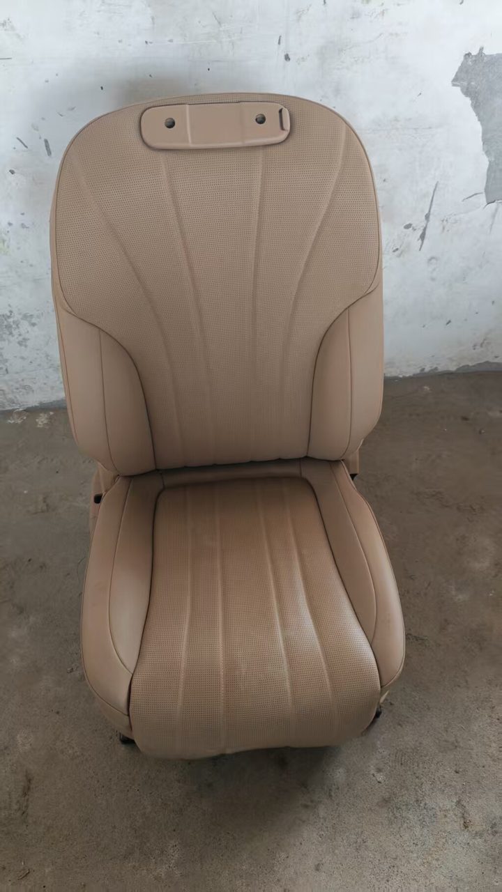 AITO 8 Fahrersitz Beige Leder Originales gebrauchtes OEM-Teil funktionstüchtig