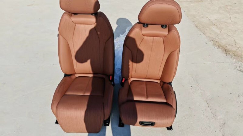 Geely Boyue L 錦繍版 運転席・助手席 シート、 純正解体部品、 オレンジ・ブラック 本革、 付き ベンチレーション ヒーター