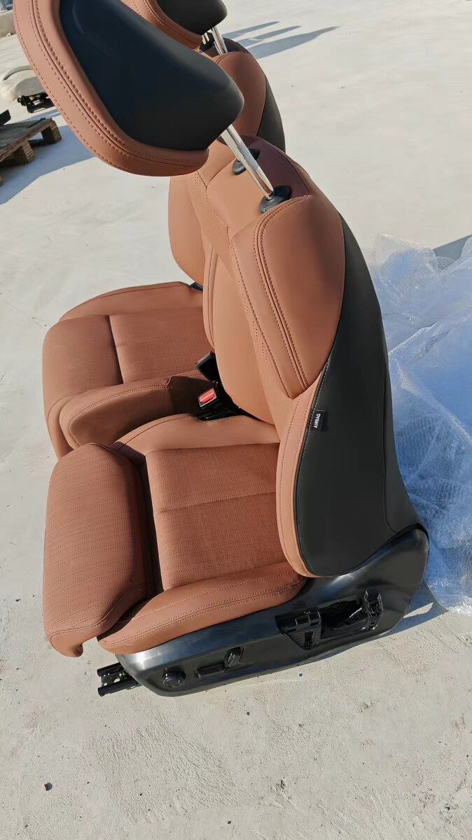 Geely Boyue L 금수 버전 운전석·조수석 시트, 순정 해체 부품, 오렌지-블랙 가죽, 포함 통풍 열선