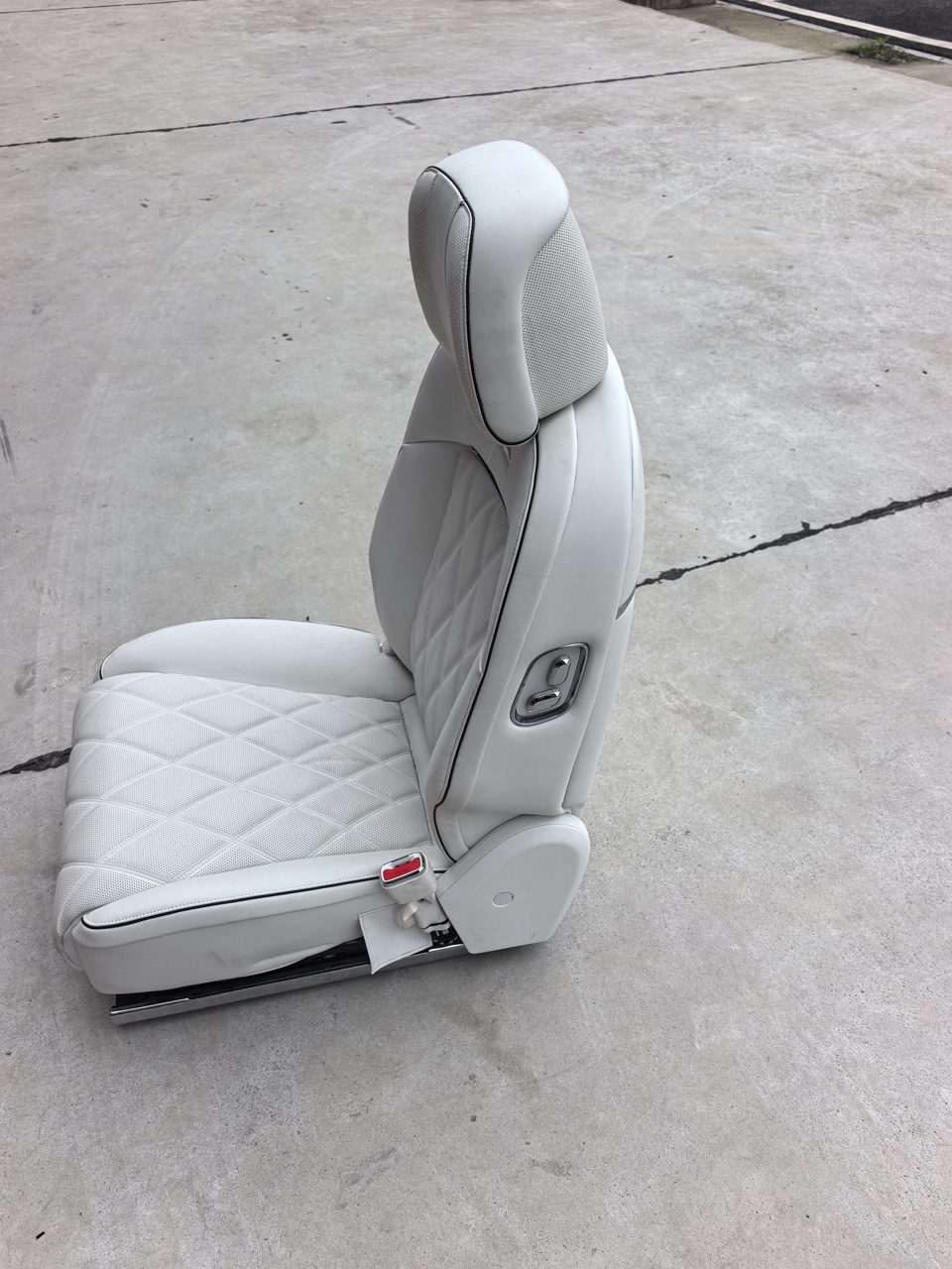 IM Motors LS9 Driver Seat, Genuine OEM Used Part, Beige Leather Surface, with Power Adjustment