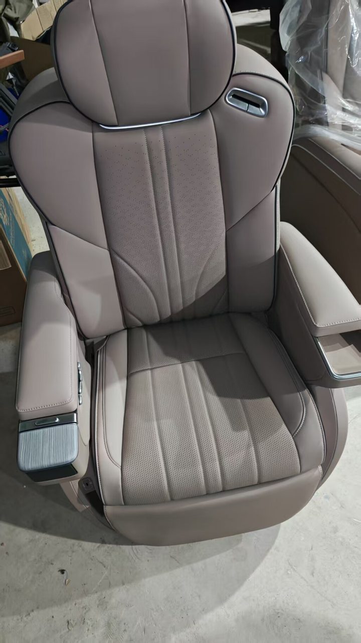 XPeng x9 Middle Row Seat, Zero Gravity Model, OEM Dismantled, Condition Quite Good, Fully Functional