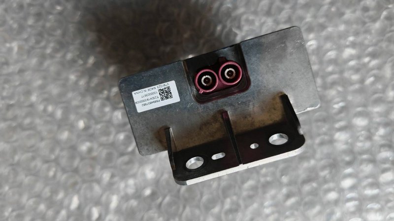 ZEEKR 007 フロント フロントガラス ガラス 二眼 カメラ、 純正解体部品、 型番 P88943