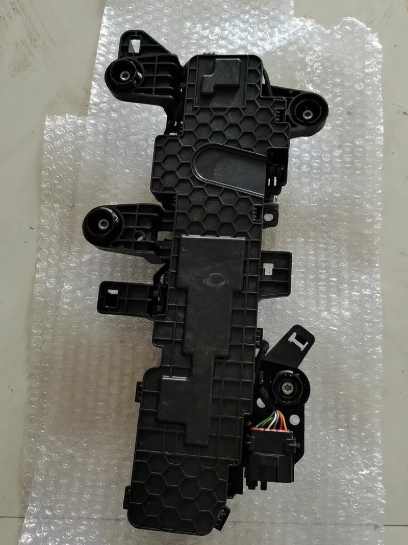 ZEEKR 007 左 フロント ドアハンドル、 純正解体部品