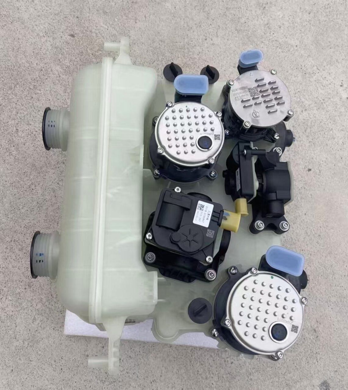 Nissan N7 Integriertes Thermomanagement-Modul, Originales gebrauchtes OEM-Teil, funktionstüchtig