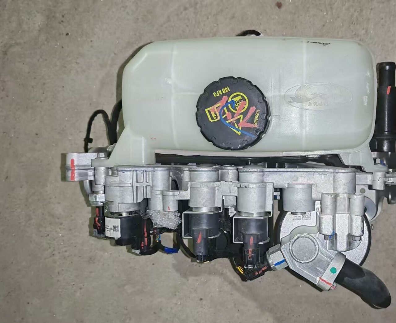 IM Motors 열관리 통합 모듈, 순정 해체 부품, 포함 냉각수 보조탱크, 커넥터 완비, 작동 정상
