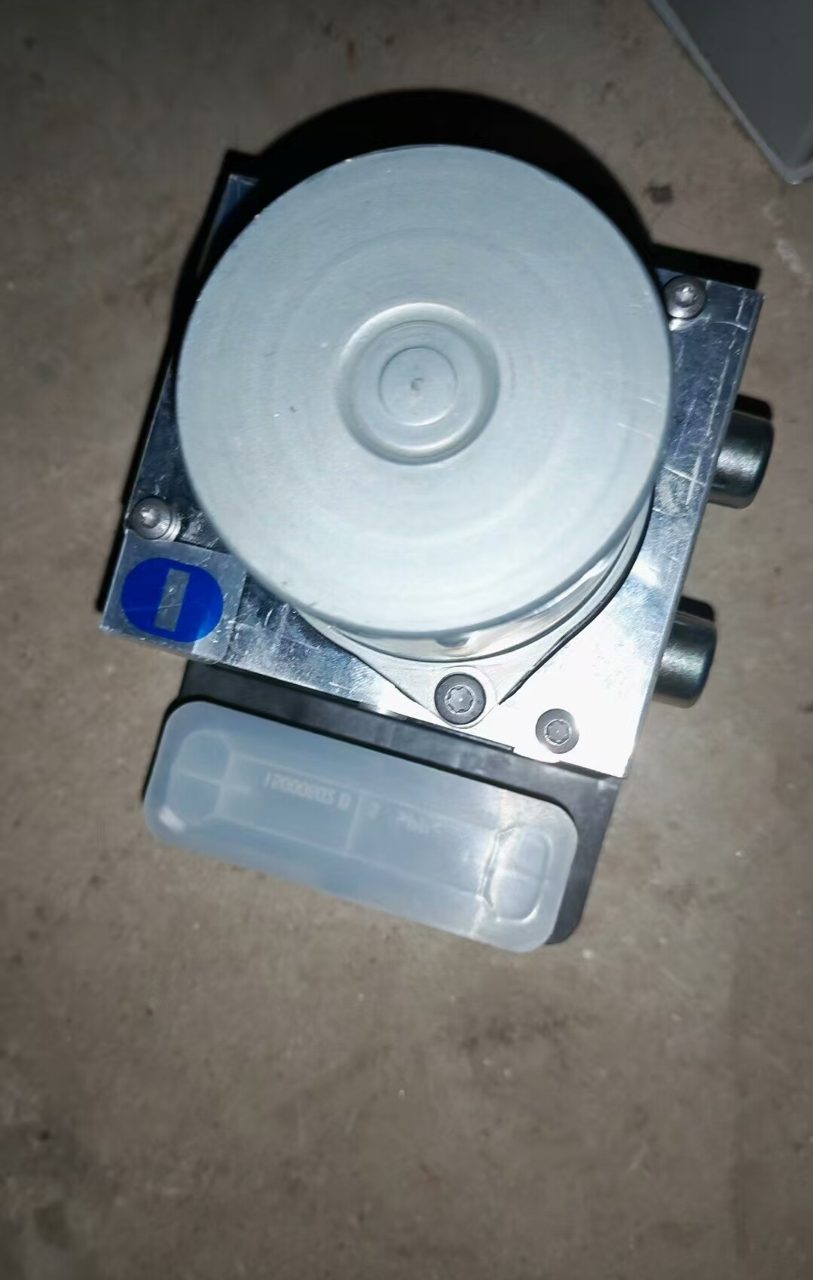 ZEEKR 7xABS Pumpe, Originales gebrauchtes OEM-Teil, mit Etikett, alle Anschlüsse vorhanden, funktionstüchtig