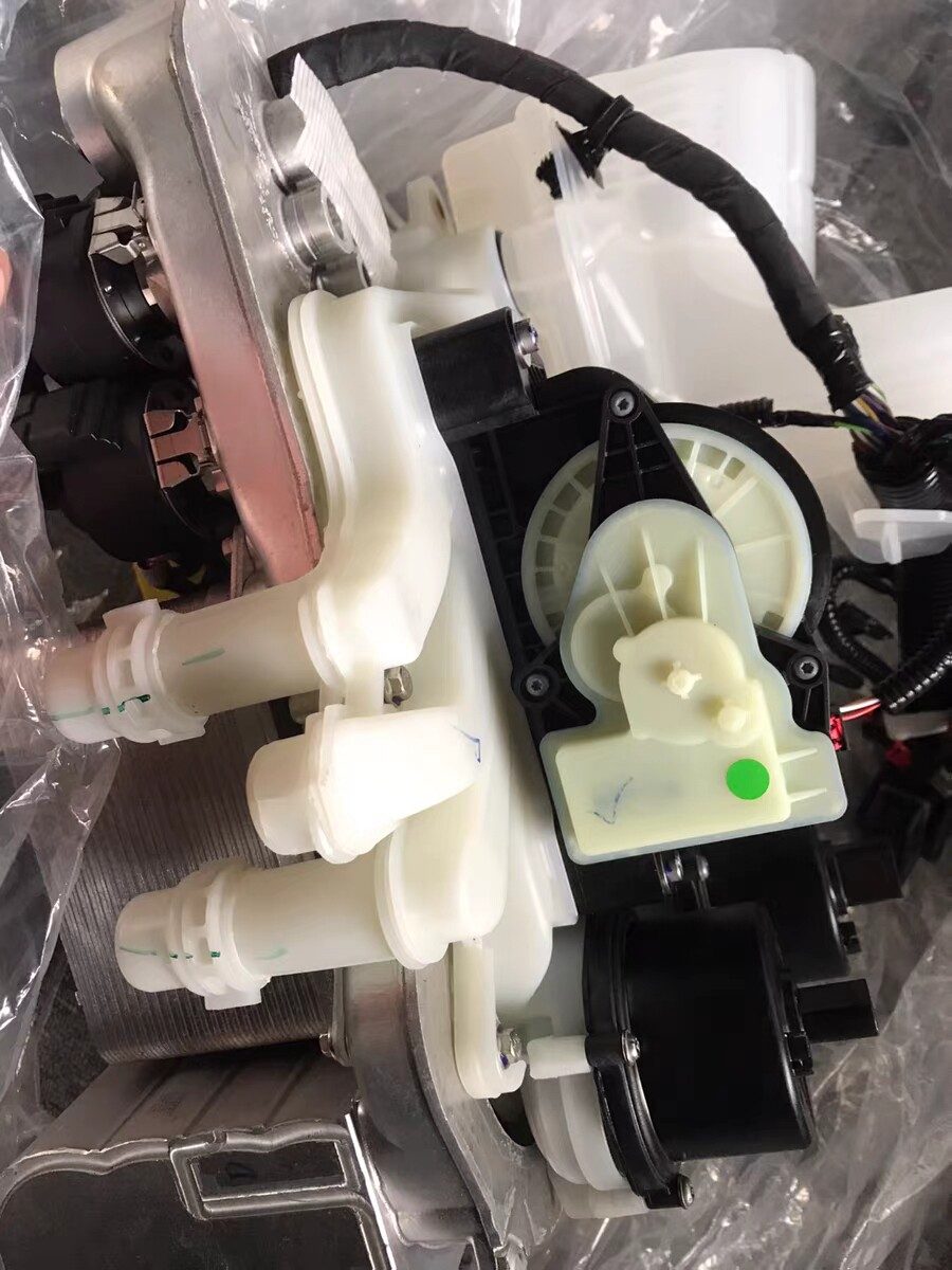 Tesla Y、x、3、 スーパー リザーバータンク アッセンブリー 新品、 スーパー ヒートポンプ 新品 # 新品