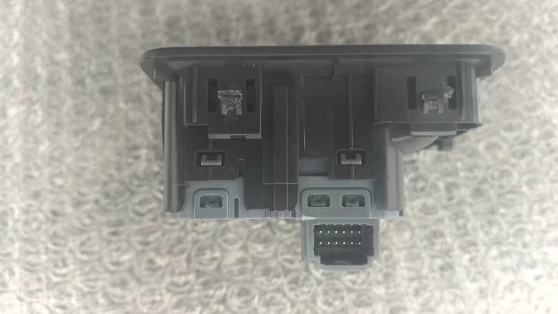 XPeng x9 3列目 シート 調整 スイッチ