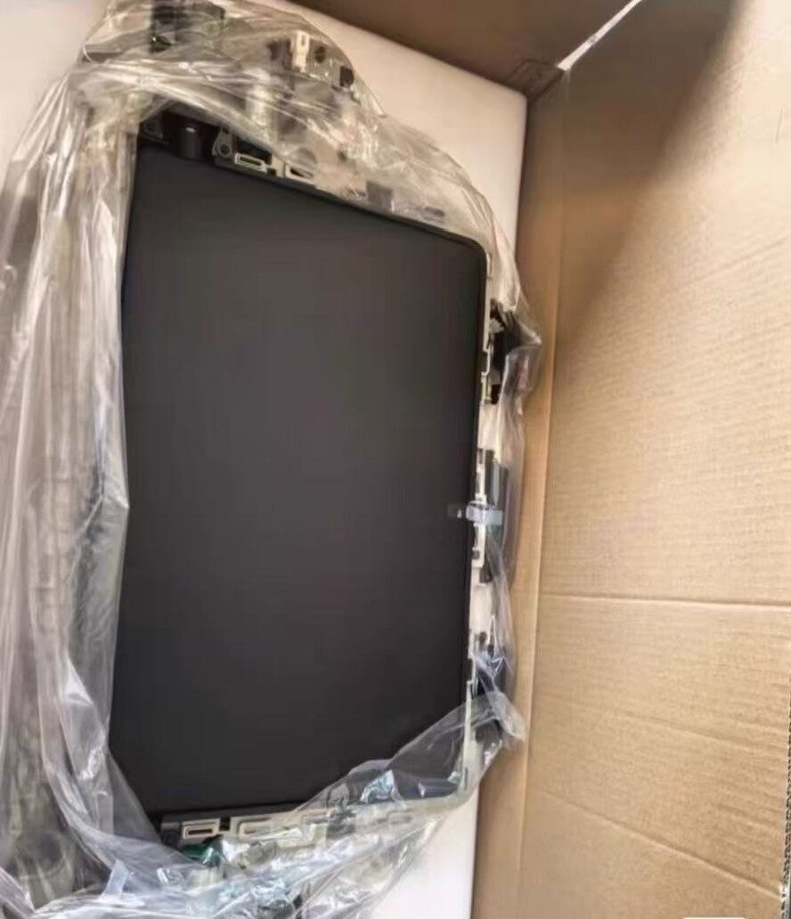 26 Model NIO ES8 Overhead Screen NIO ES8 Rear Entertainment Screen NIO