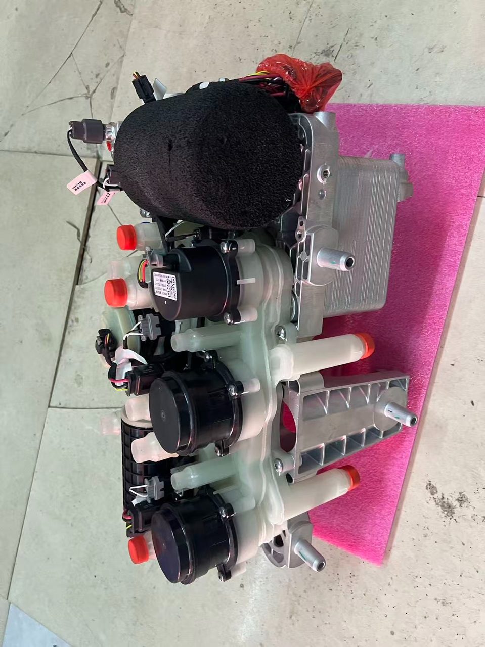 XPeng Gx Thermal Management System XPeng Gx Thermal Management XPeng Gx Thermal Management Integrated Module