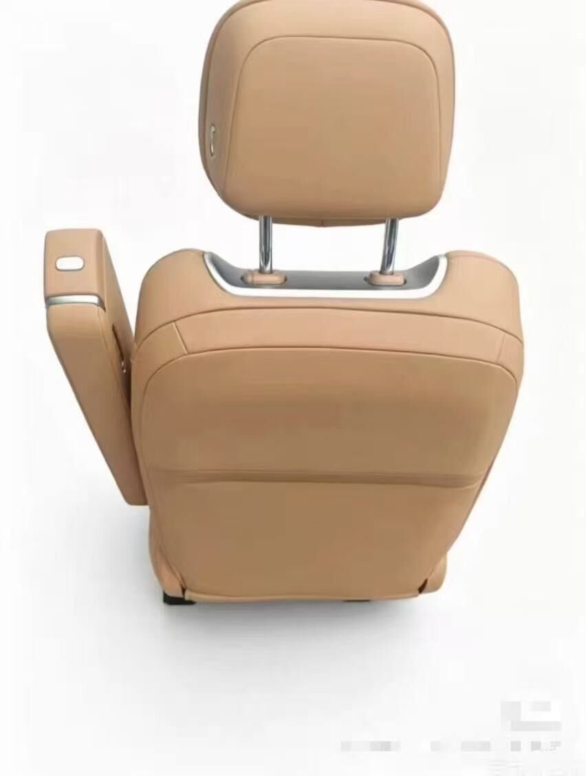 XPeng Gx Middle Row Zero-Gravity Seat High Trim Electric Armrest, Charge Port
